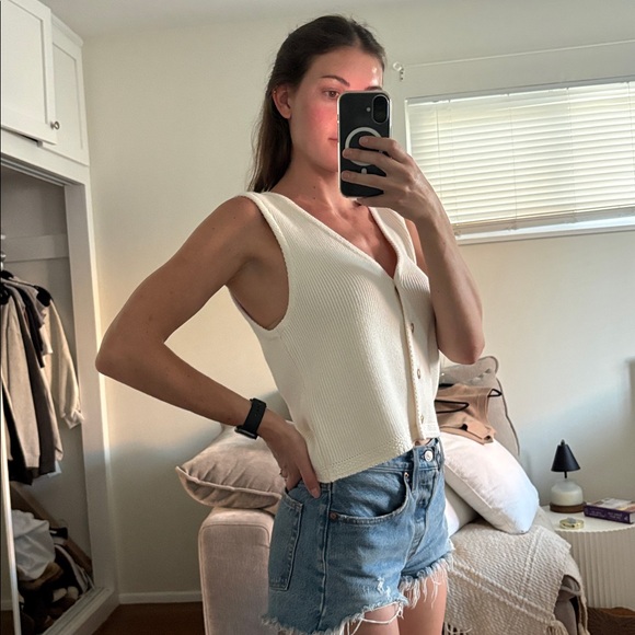 Abercrombie & Fitch Cream and Tan Knit Vest Set - Picture 3 of 3